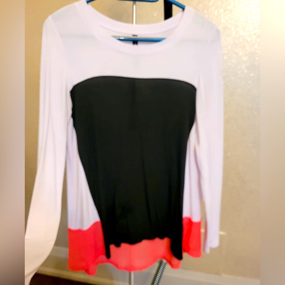 Tana + Bee top - Picture 1 of 2